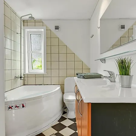 4 Bedroom Amazing In Krusa Holiday home Ronshoved