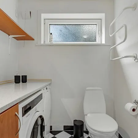 4 Bedroom Amazing In Krusa Ronshoved